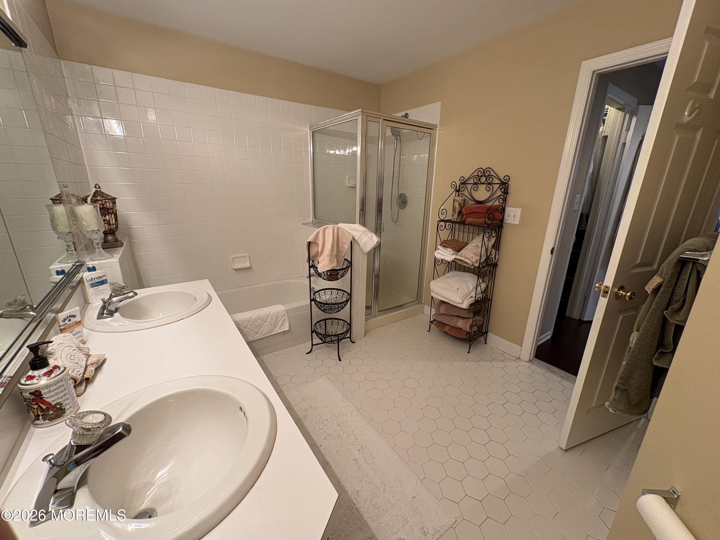 71B Winthrop Road, Unit 71A Monroe Township, NJ 08831 - Photo 17 of 24 IMG_6136