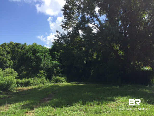 565 Marcus Drive Mobile, AL 36609 - Photo 2 of 10