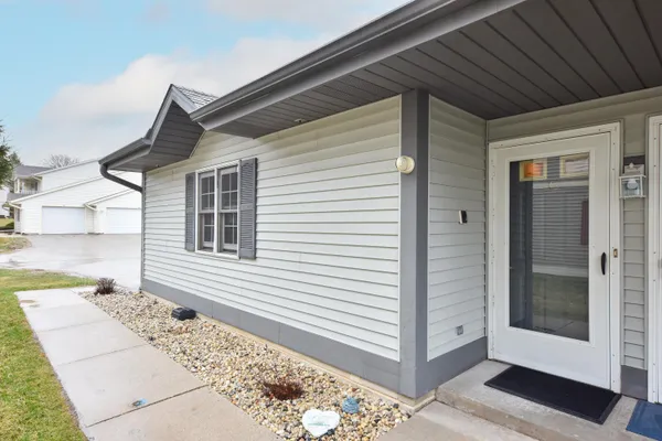 $275,000 | 810 Rockingham Court, Unit C, West Bend, WI 53090