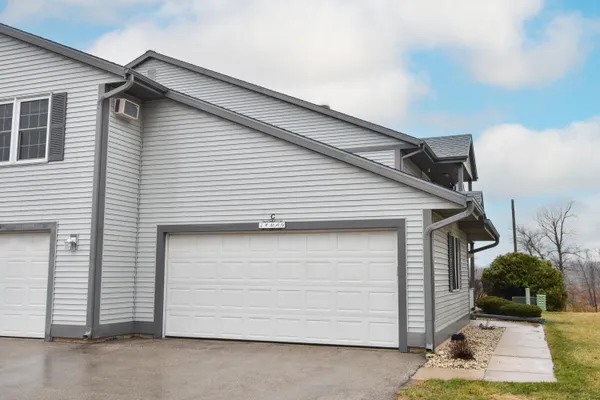 $275,000 | 810 Rockingham Court, Unit C, West Bend, WI 53090
