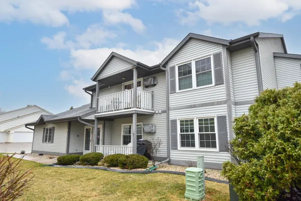 $275,000 | 810 Rockingham Court, Unit C, West Bend, WI 53090