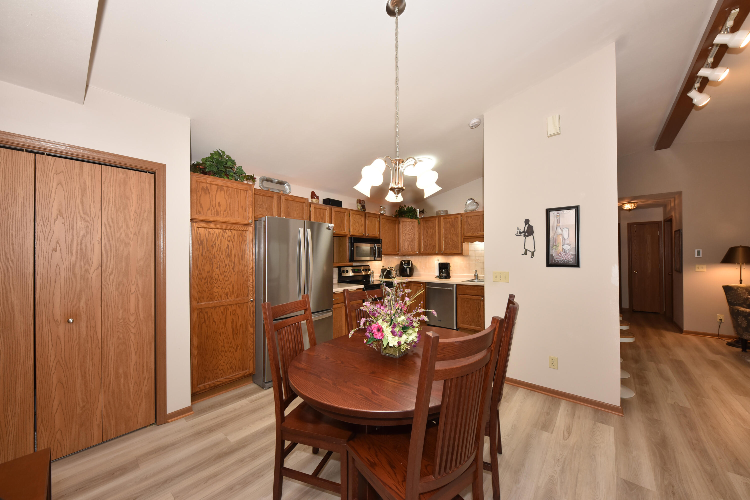 810 Rockingham Court, Unit C West Bend, WI 53090 - Photo 6 of 35 EUP_9108