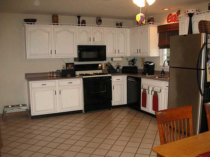 4130 Tuscarawas Road Beaver, PA 15009 - Photo 2 of 23 Kitchen.