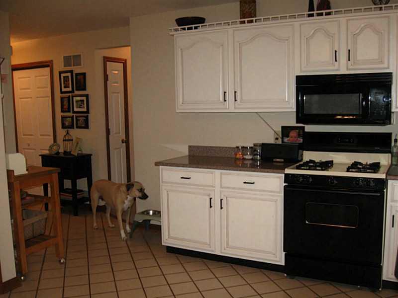 4130 Tuscarawas Road Beaver, PA 15009 - Photo 5 of 23 Kitchen.