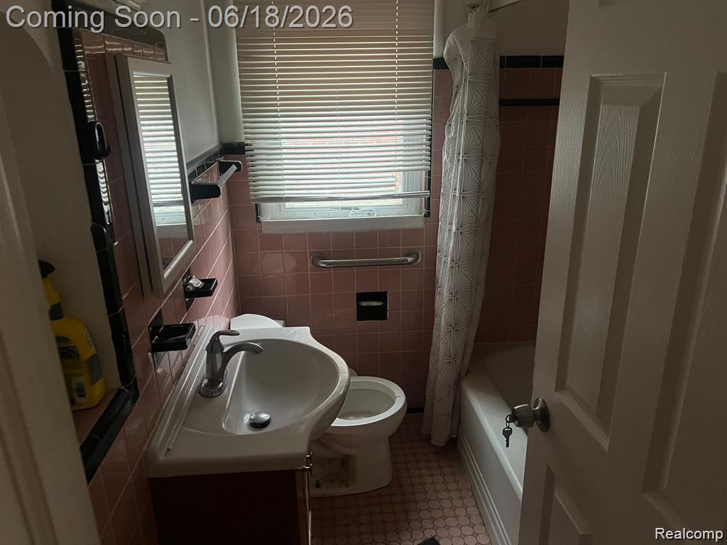 18693 Whitcomb Detroit, MI 48235 - Photo 12 of 21