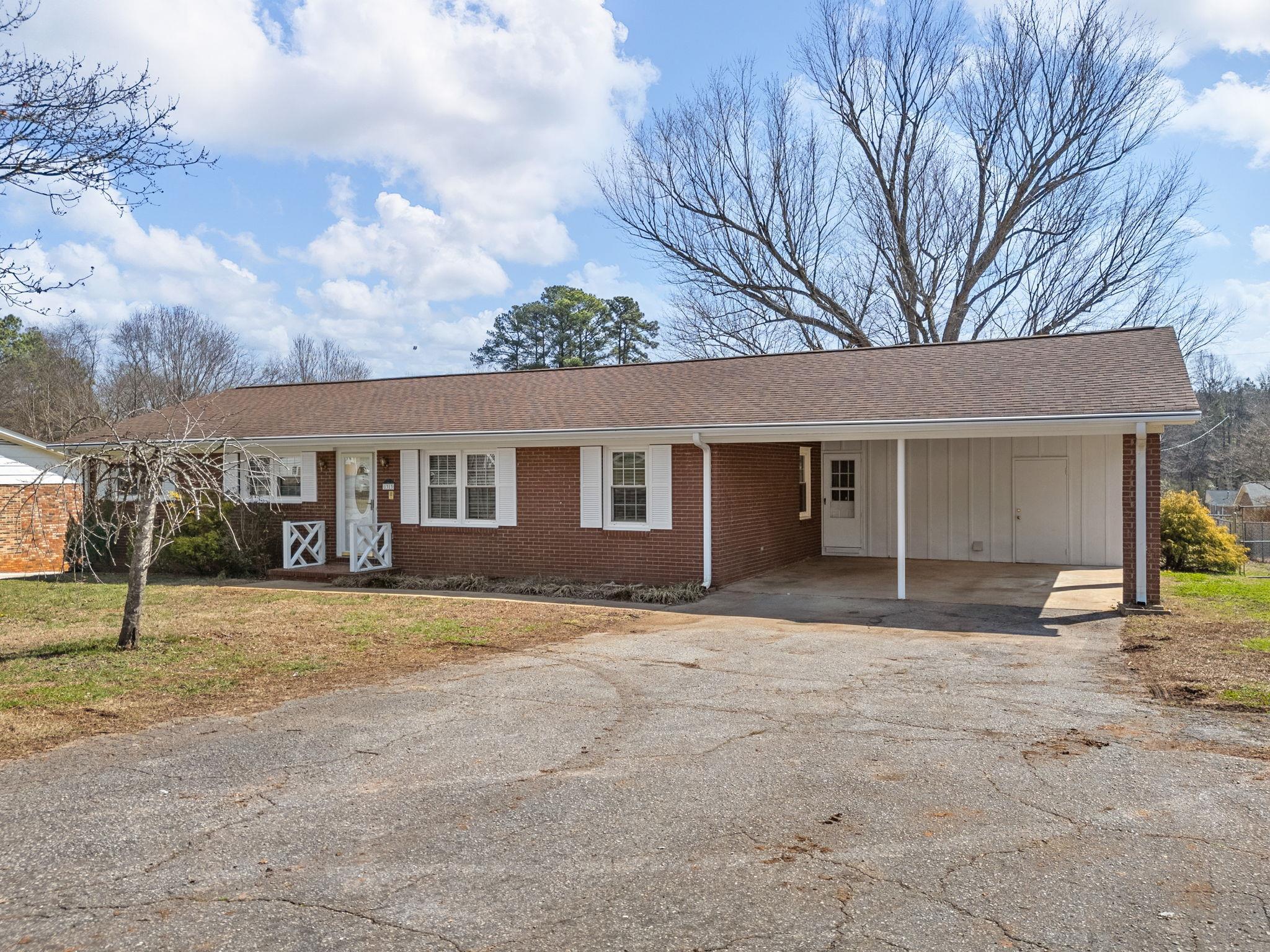 1313 Springfield Road Boiling Springs, SC 29316 - Photo 2 of 40 Gallery Image 2
