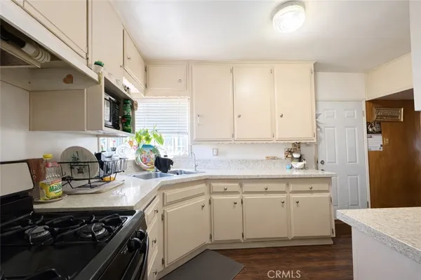 $799,999 | 7105 California Avenue, Bell, CA 90201
