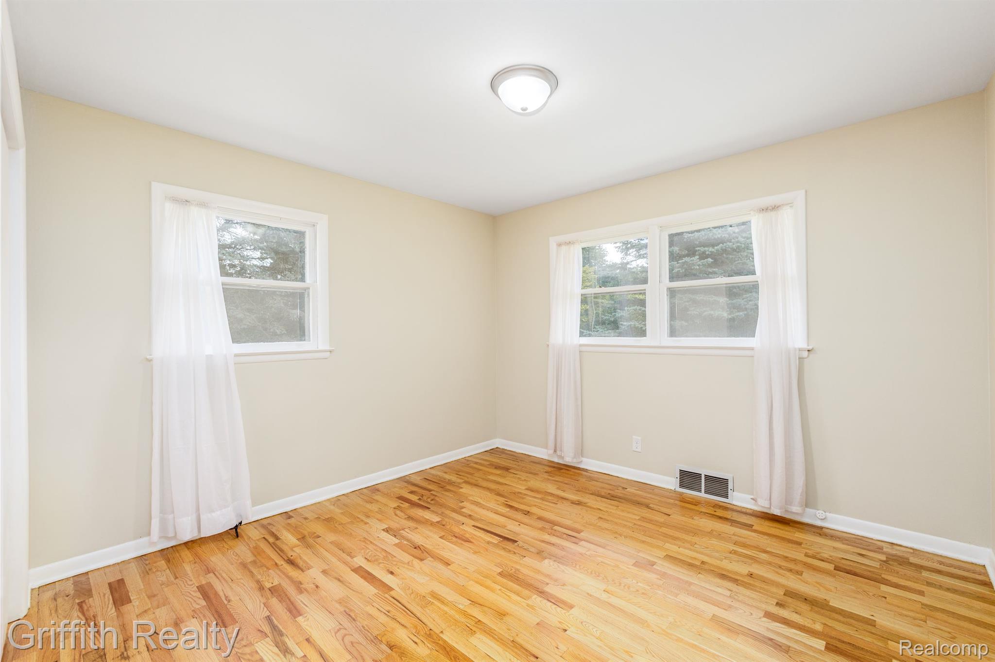 442 Okemos Road Mason, MI 48854 - Photo 17 of 34 Gallery Image 17