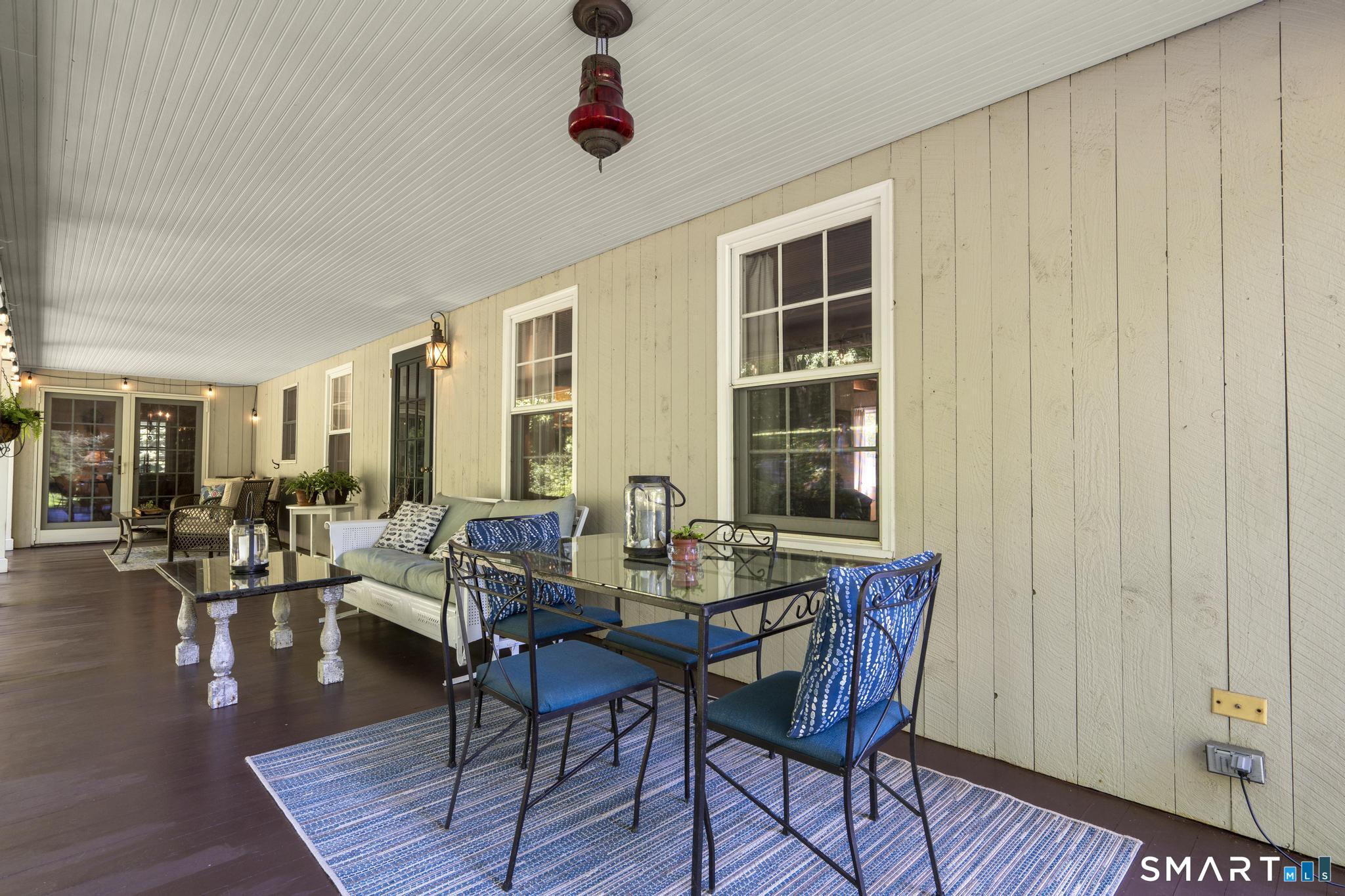 13 Woodchuck Hill Road Simsbury, CT 06092 - Photo 4 of 40 Gallery Image 4