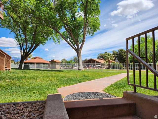 860 South Village Road, Unit H1 St. George, UT 84770 - Photo 8 of 20 View of yard