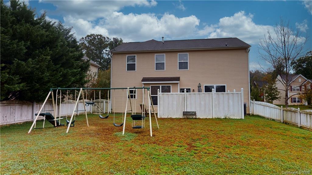 813 Harrier Road Charlotte, NC 28216 - Photo 2 of 46 Gallery Image 2
