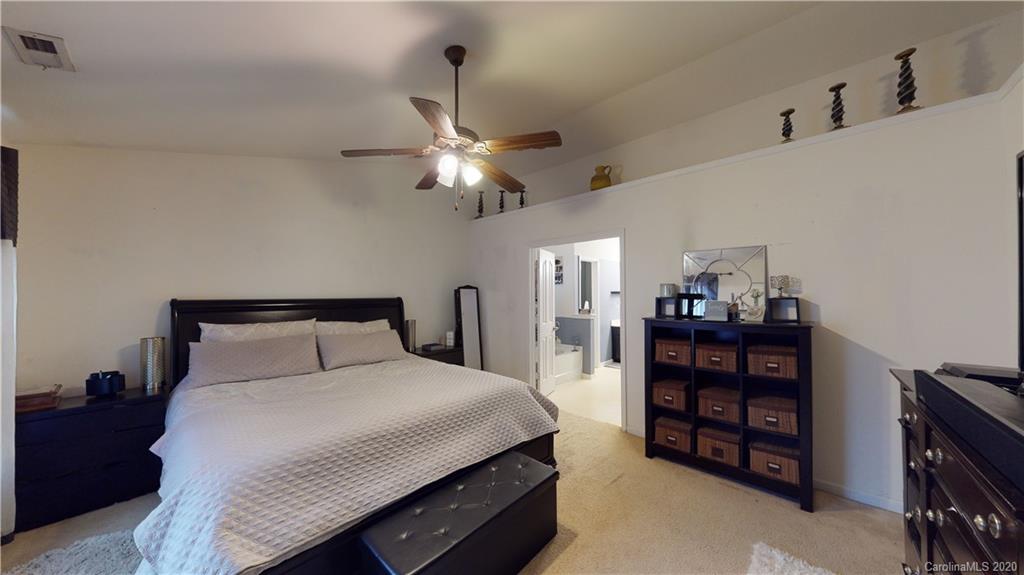 813 Harrier Road Charlotte, NC 28216 - Photo 16 of 46 Gallery Image 16