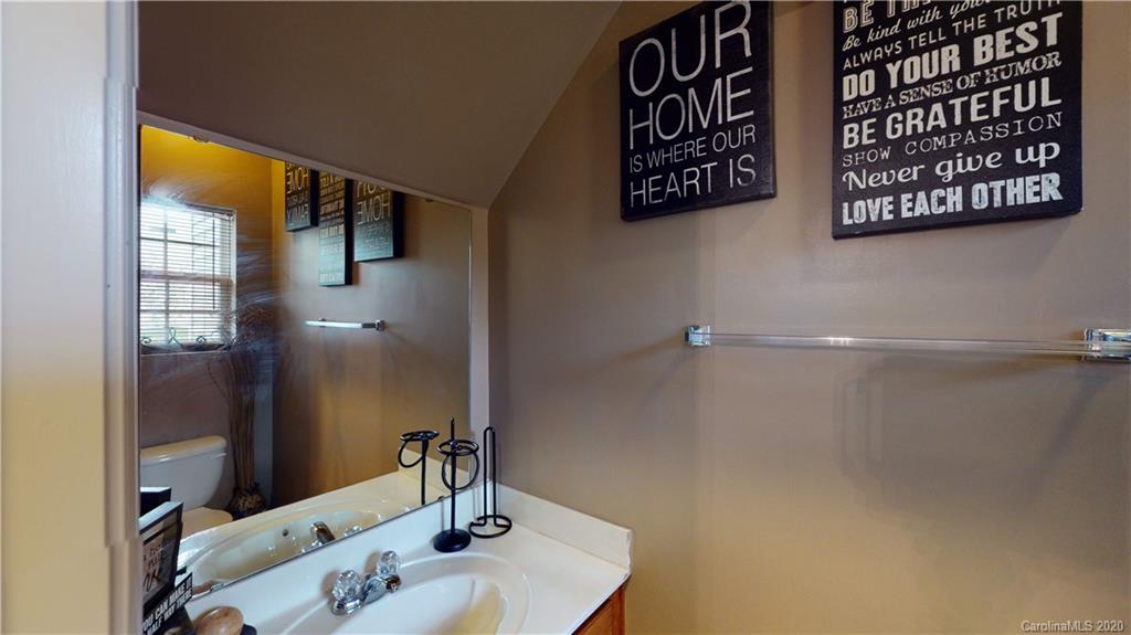 813 Harrier Road Charlotte, NC 28216 - Photo 34 of 46 Gallery Image 34