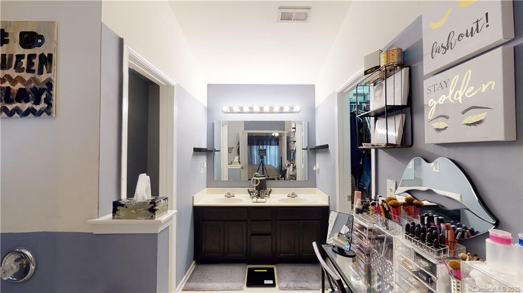 813 Harrier Road Charlotte, NC 28216 - Photo 39 of 46 Gallery Image 39