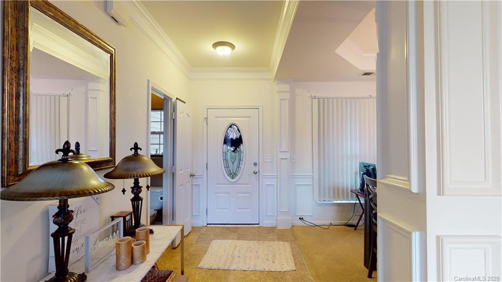 813 Harrier Road Charlotte, NC 28216 - Photo 5 of 46 Gallery Image 5