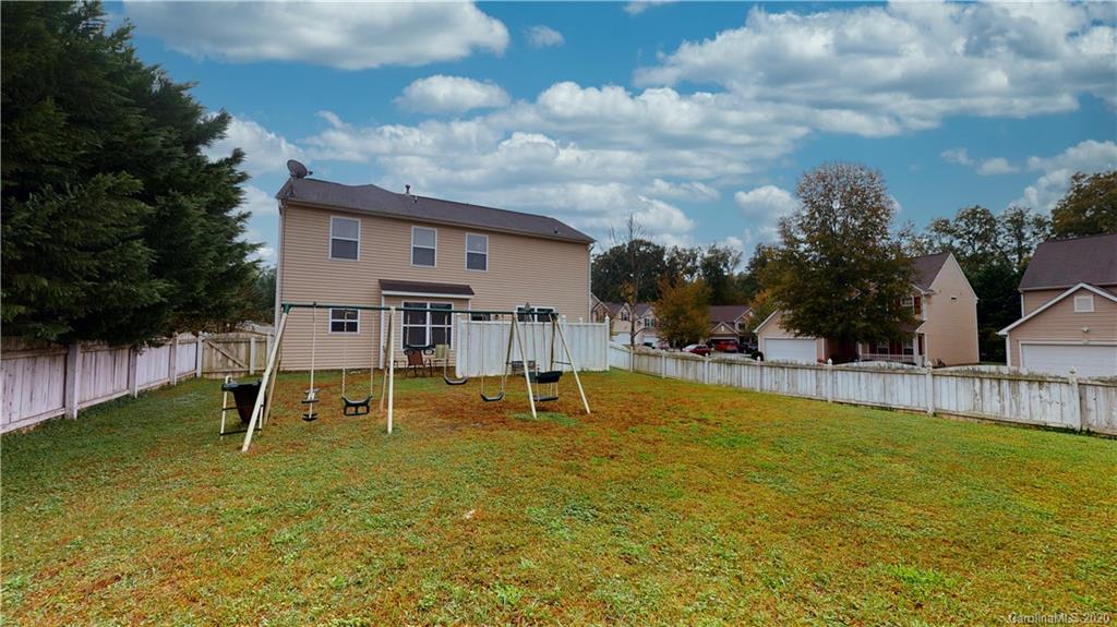 813 Harrier Road Charlotte, NC 28216 - Photo 43 of 46 Gallery Image 43