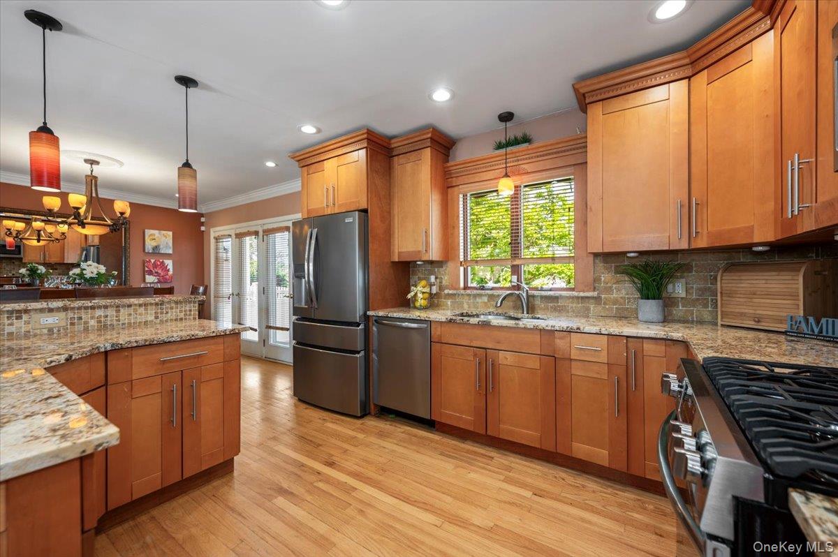 311 Blackheath Road Long Beach, NY 11561 - Photo 5 of 43
