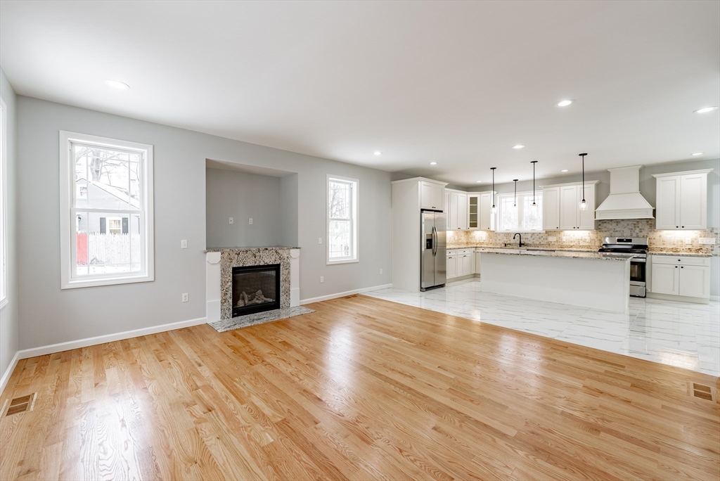 22 Leitch Street Springfield, MA 01109 - Photo 9 of 33 Gallery Image 9