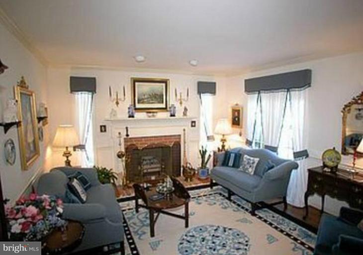 2469 Bear Den Road Frederick, MD 21701 - Photo 7 of 22 Living Room
