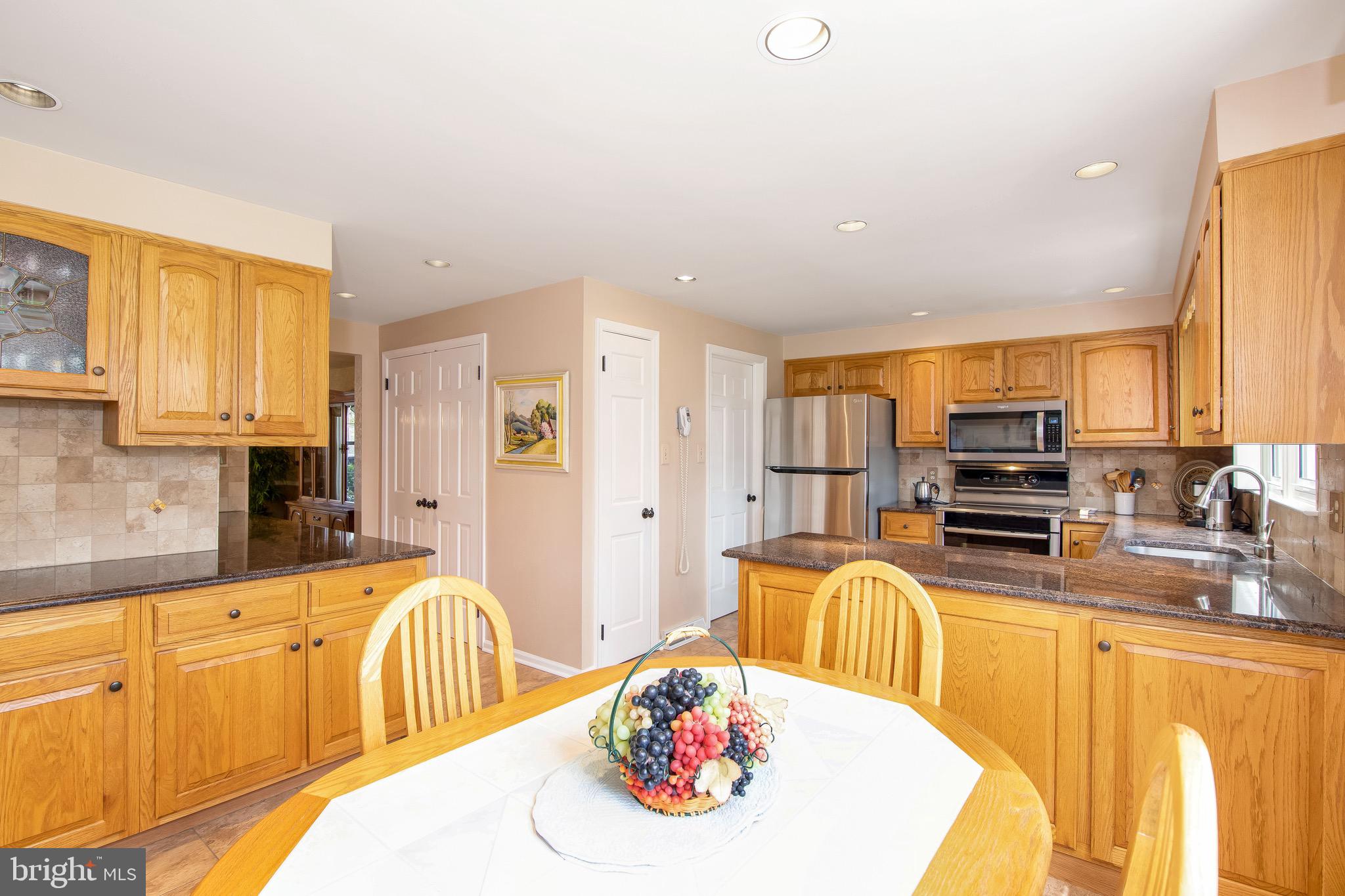 111 Partree Road Cherry Hill, NJ 08003 - Photo 10 of 40 Eat-in Kitchen