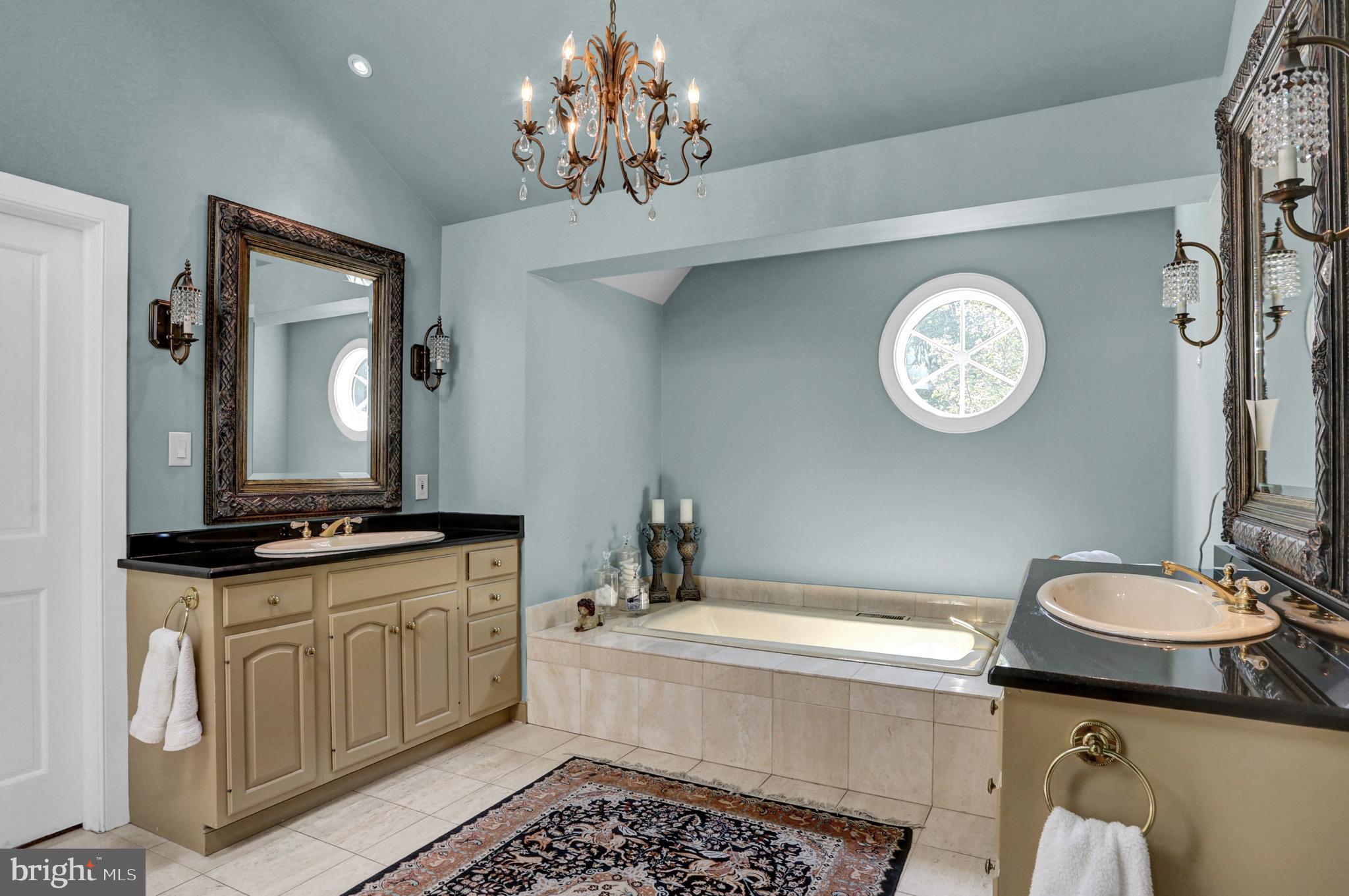 4 Forest Road Mohnton, PA 19540 - Photo 42 of 52 Master bath