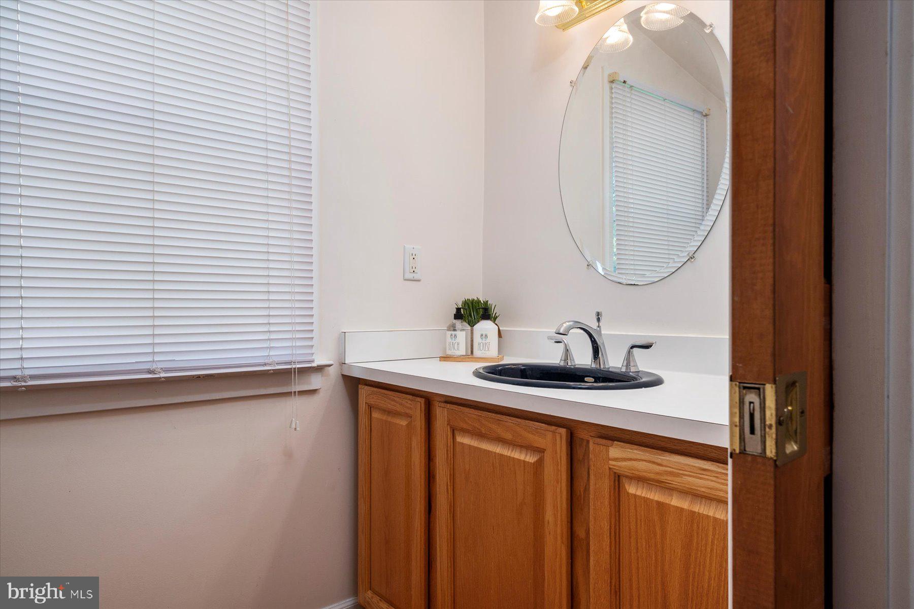 514 Fourth Street Annapolis, MD 21403 - Photo 15 of 40 First floor half bath