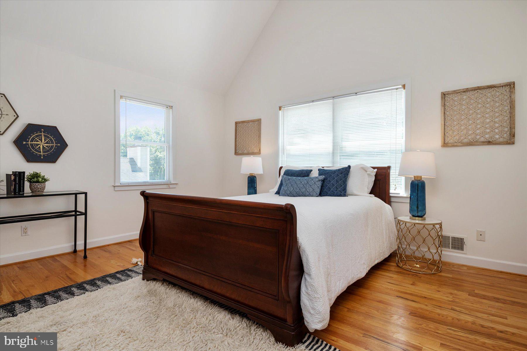 514 Fourth Street Annapolis, MD 21403 - Photo 18 of 40 Primary bedroom with vaulted ceiling