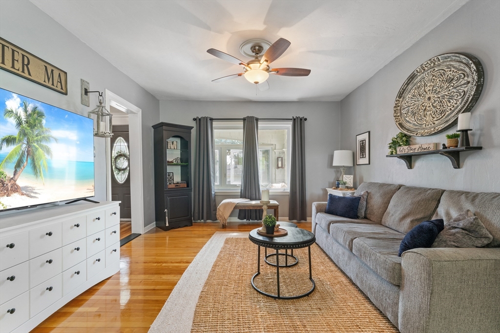 13 Gordon Street Worcester, MA 01604 - Photo 17 of 38 Gallery Image 17