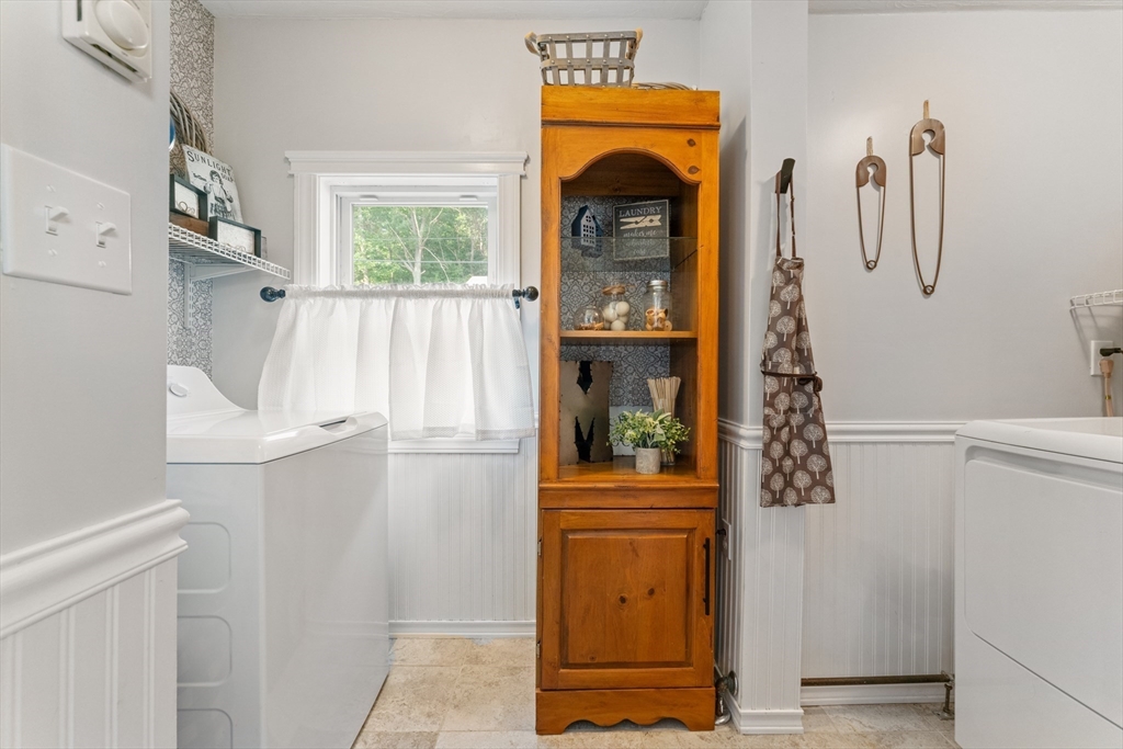 13 Gordon Street Worcester, MA 01604 - Photo 19 of 38 Gallery Image 19