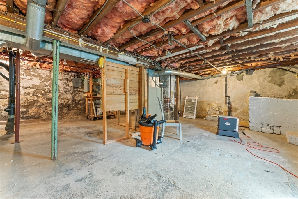 13 Gordon Street Worcester, MA 01604 - Photo 34 of 38 Gallery Image 34