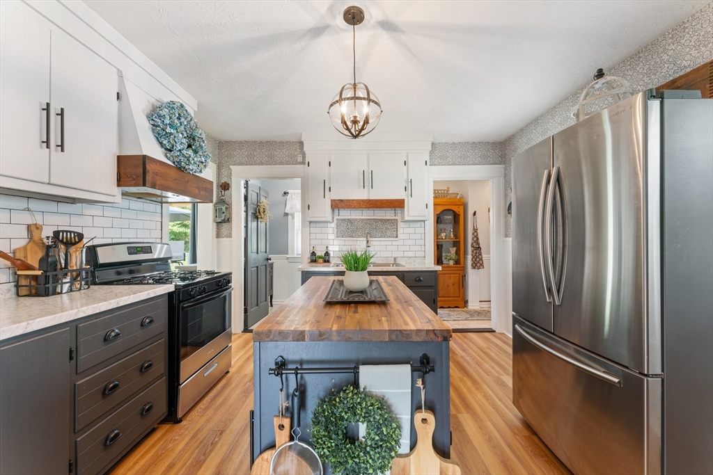 13 Gordon Street Worcester, MA 01604 - Photo 9 of 38 Gallery Image 9