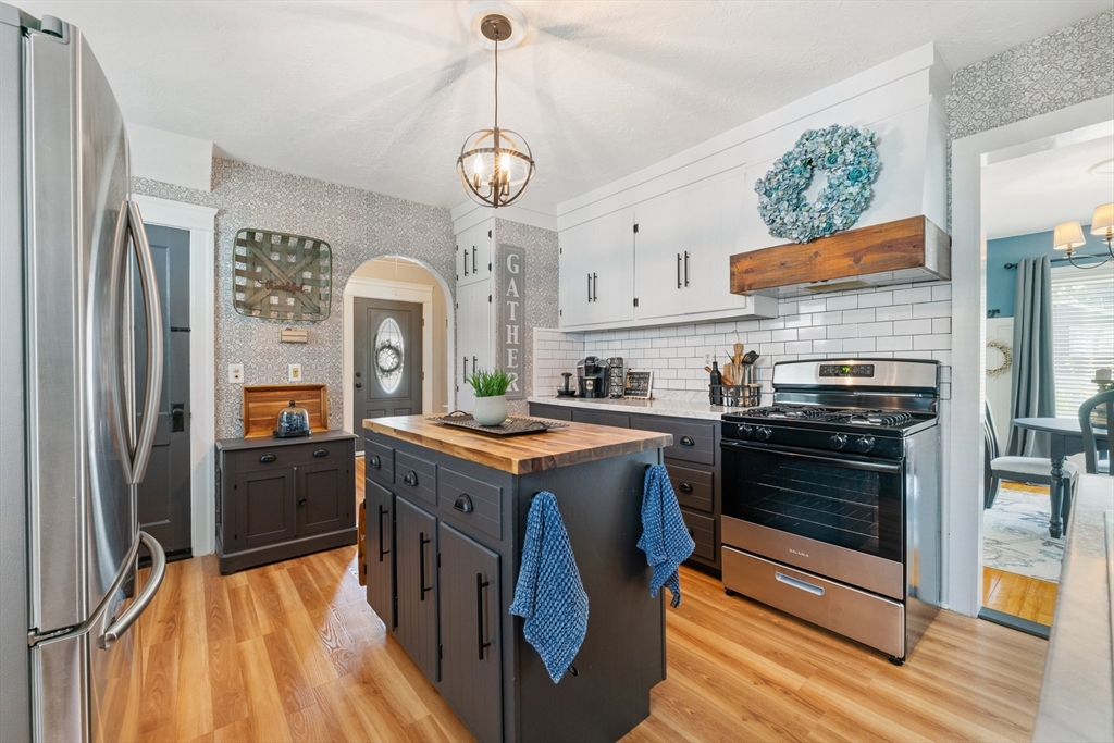 13 Gordon Street Worcester, MA 01604 - Photo 10 of 38 Gallery Image 10