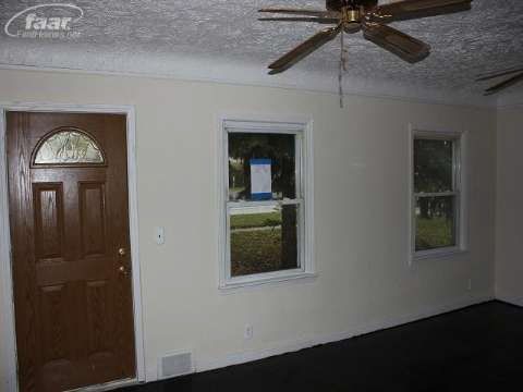 3342 Fenton Road Flint, MI 48507 - Photo 16 of 21 20377065-15.JPG