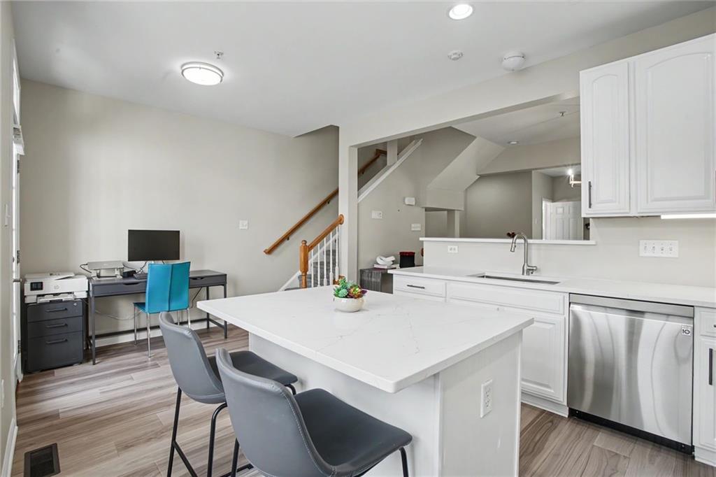 361 Wealdstone Road Cranberry Township, PA 16066 - Photo 17 of 46 Quartz counter and great island for gathering