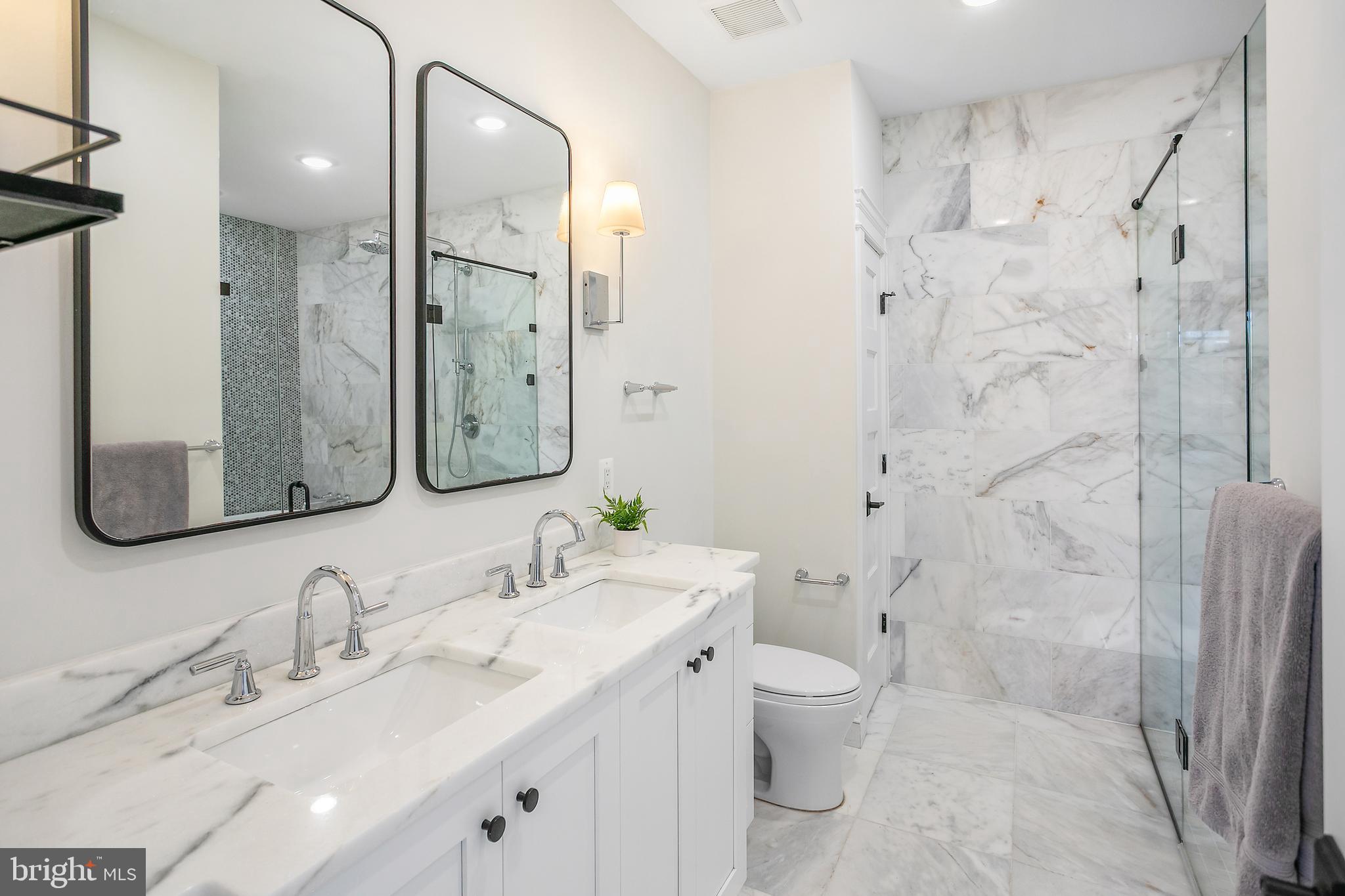 3569 Warder Street Northwest, Unit 5 Washington, DC 20010 - Photo 15 of 39 Primary Bathroom