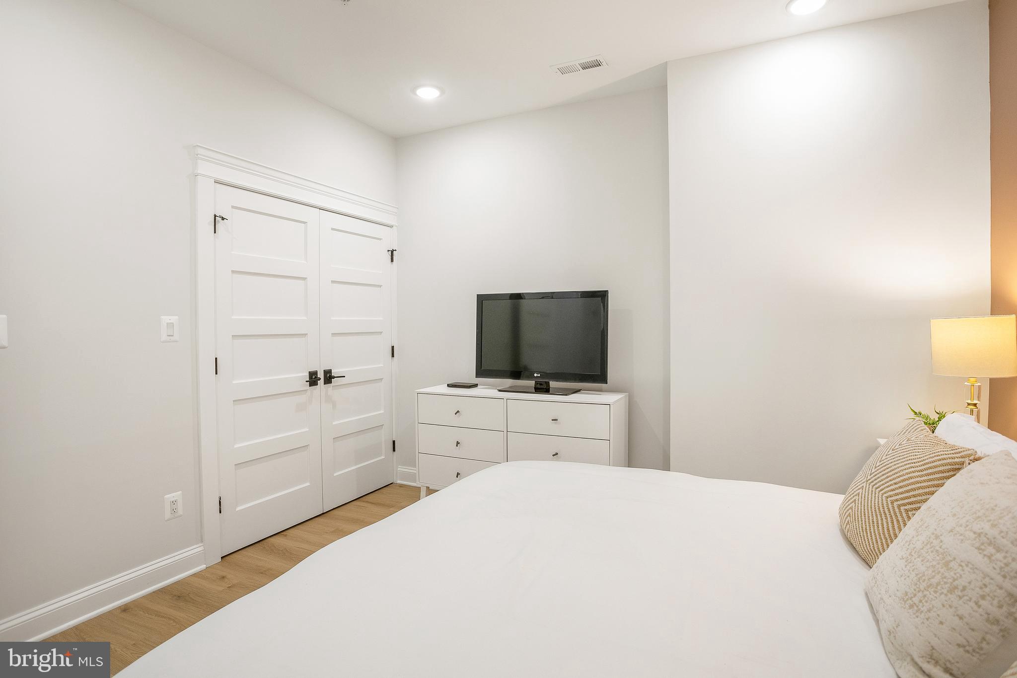 3569 Warder Street Northwest, Unit 5 Washington, DC 20010 - Photo 35 of 39 Den, Flex Space
