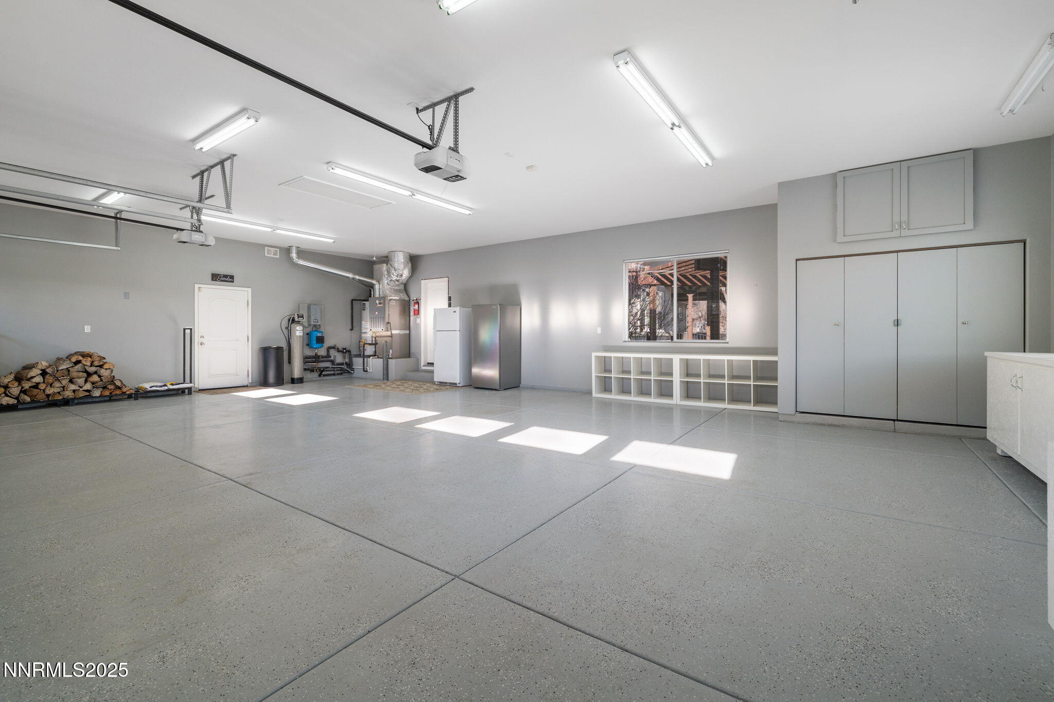 505 Sierra Manor Drive Reno, NV 89511 - Photo 25 of 36 a view of a livingroom with a furniture