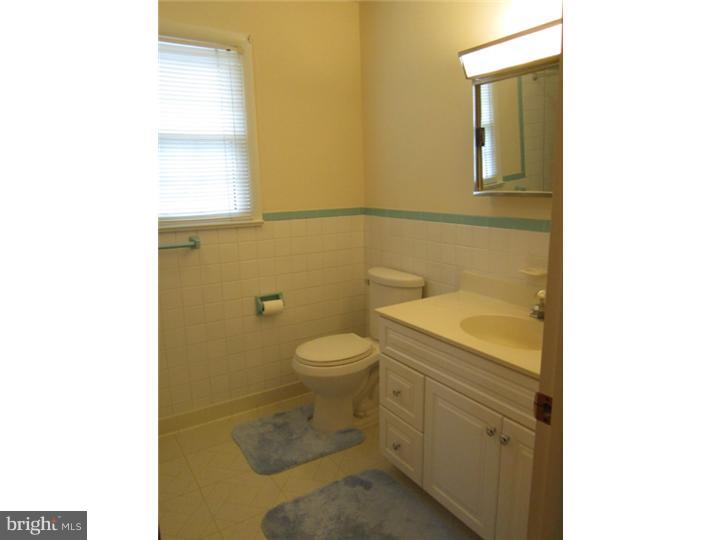 123 Ridge Road Southampton, NJ 08088 - Photo 15 of 24 Bathroom