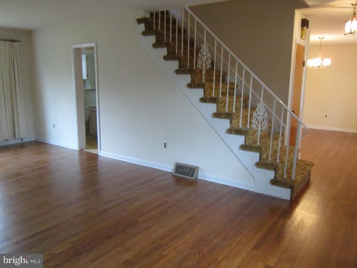 123 Ridge Road Southampton, NJ 08088 - Photo 3 of 24 Living Room