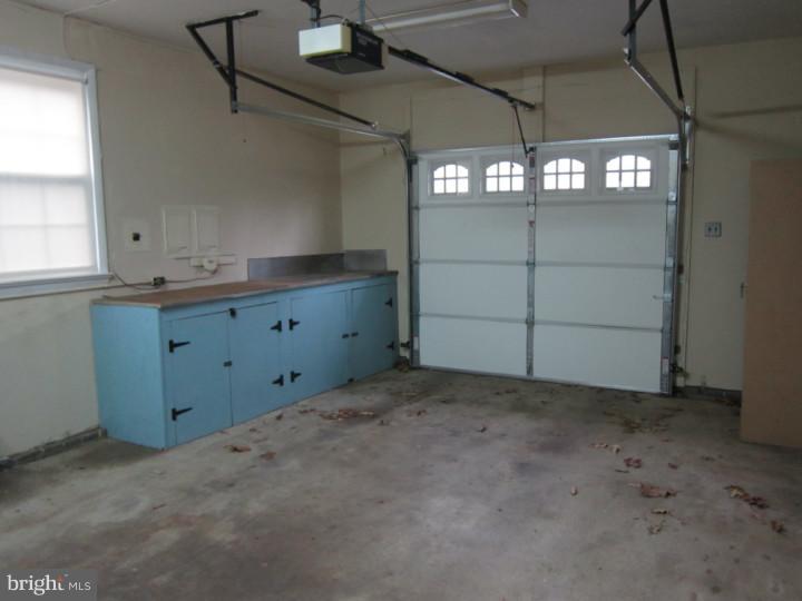 123 Ridge Road Southampton, NJ 08088 - Photo 23 of 24 Garage