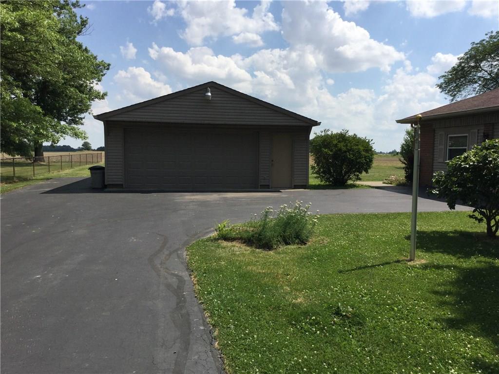 567 Weber Road Greenfield, IN 46140 - Photo 3 of 23 Gallery Image 3