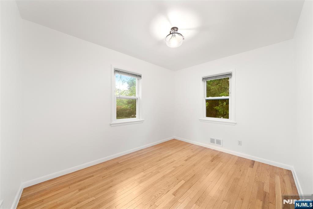 85 Serpentine Road Demarest, NJ 07627 - Photo 10 of 24