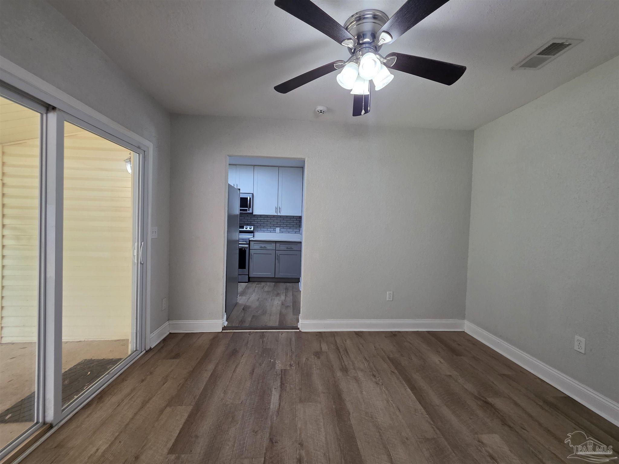 109 Reed Road Pensacola, FL 32507 - Photo 7 of 30