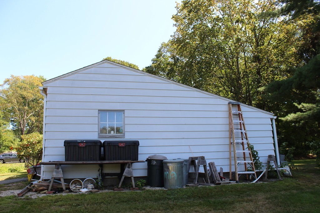 10 Monson Road Wales, MA 01081 - Photo 4 of 7