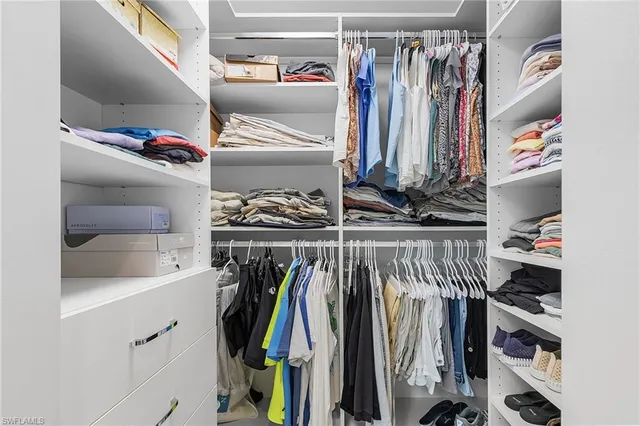 $445,000 | 15337 Wimborne Lane, Unit 5, Naples, FL 34110