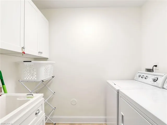 $445,000 | 15337 Wimborne Lane, Unit 5, Naples, FL 34110