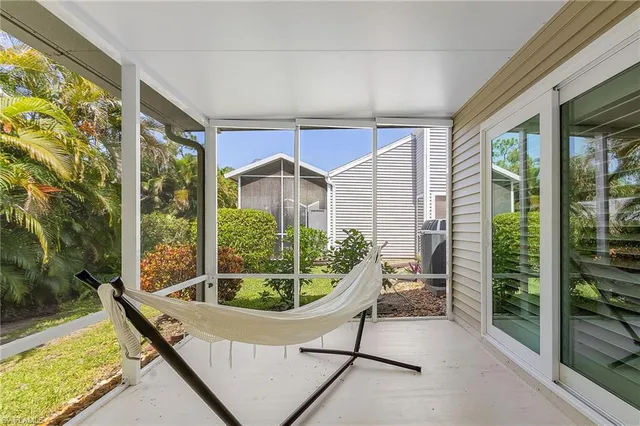 $445,000 | 15337 Wimborne Lane, Unit 5, Naples, FL 34110