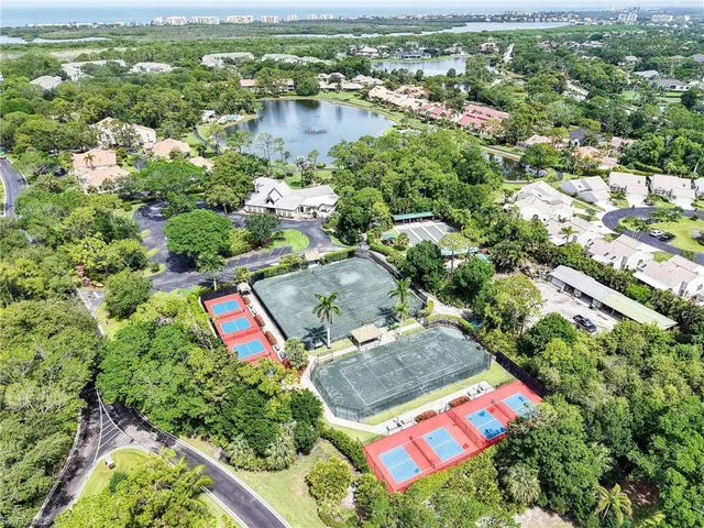 $445,000 | 15337 Wimborne Lane, Unit 5, Naples, FL 34110