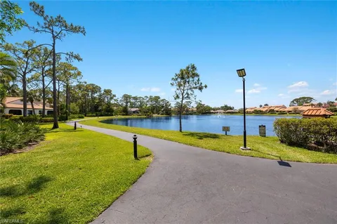$445,000 | 15337 Wimborne Lane, Unit 5, Naples, FL 34110