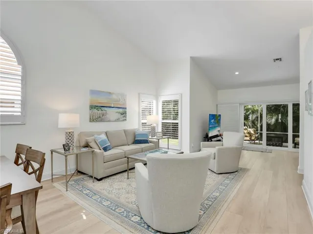 $445,000 | 15337 Wimborne Lane, Unit 5, Naples, FL 34110